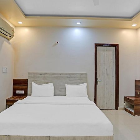 Hotel O Expo View Near Pvr Ansal Plaza نويدا الكبرى المظهر الخارجي الصورة
