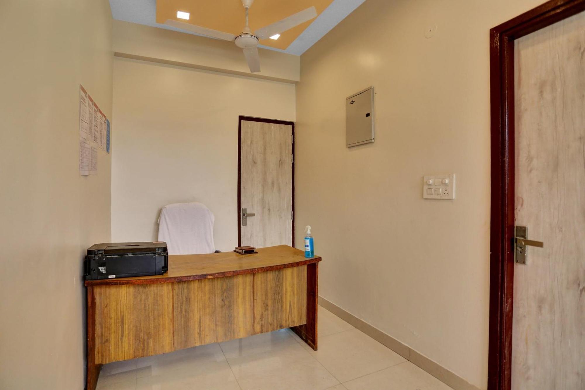 Hotel O Expo View Near Pvr Ansal Plaza نويدا الكبرى المظهر الخارجي الصورة
